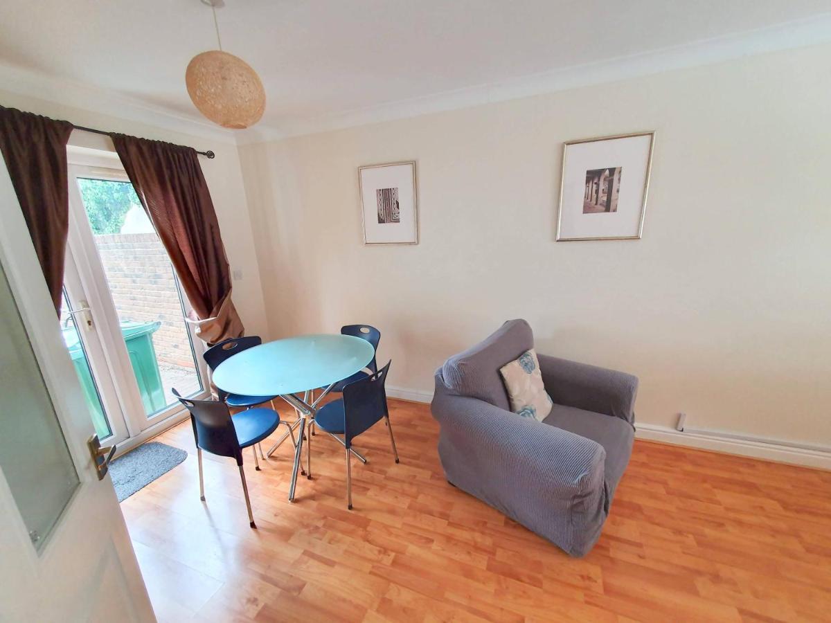 סיטינגבורן Friars Walk Houses With 2 Bedrooms, 2 Bathrooms, Fast Wi-Fi And Private Parking מראה חיצוני תמונה