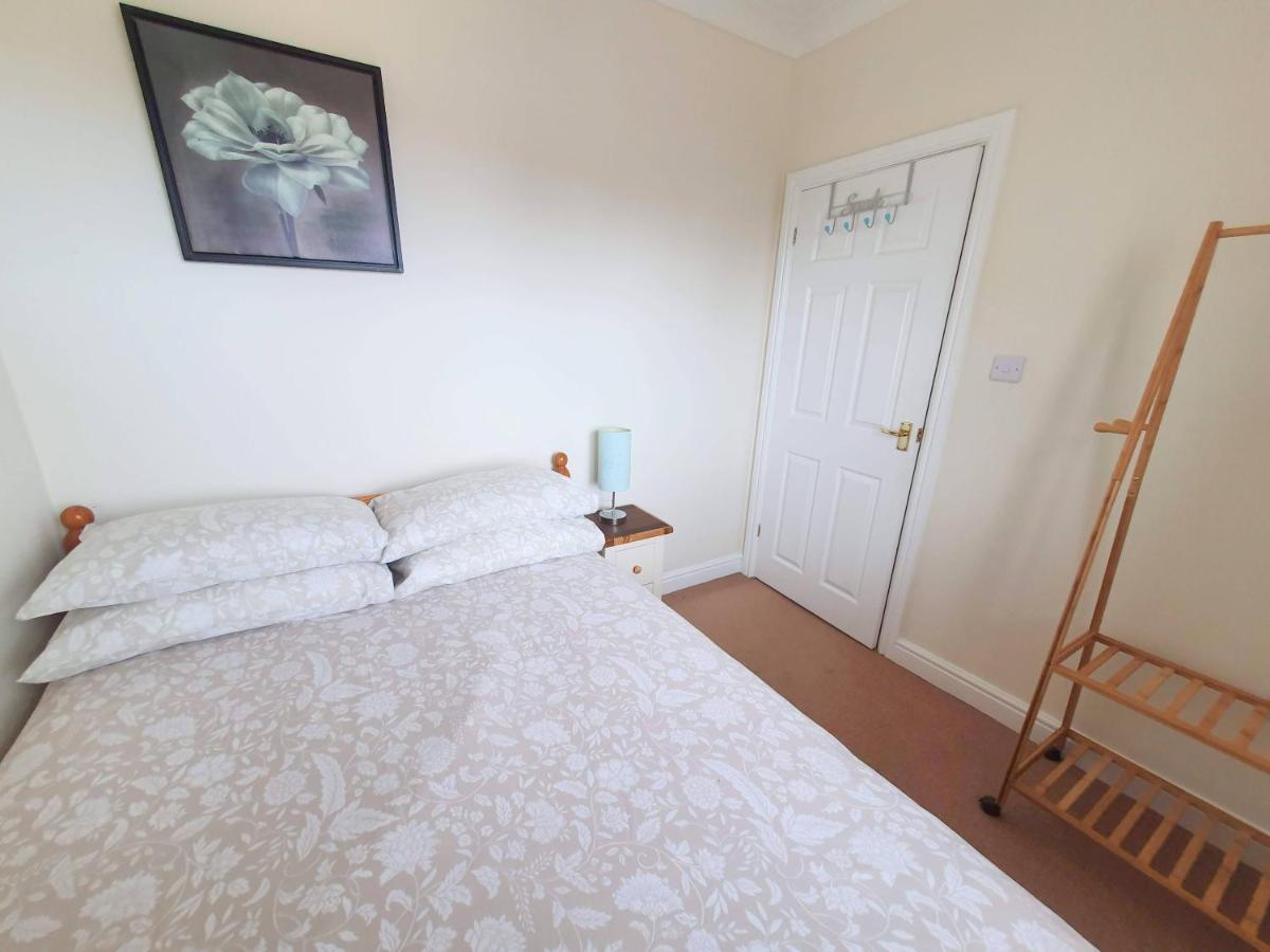 סיטינגבורן Friars Walk Houses With 2 Bedrooms, 2 Bathrooms, Fast Wi-Fi And Private Parking מראה חיצוני תמונה