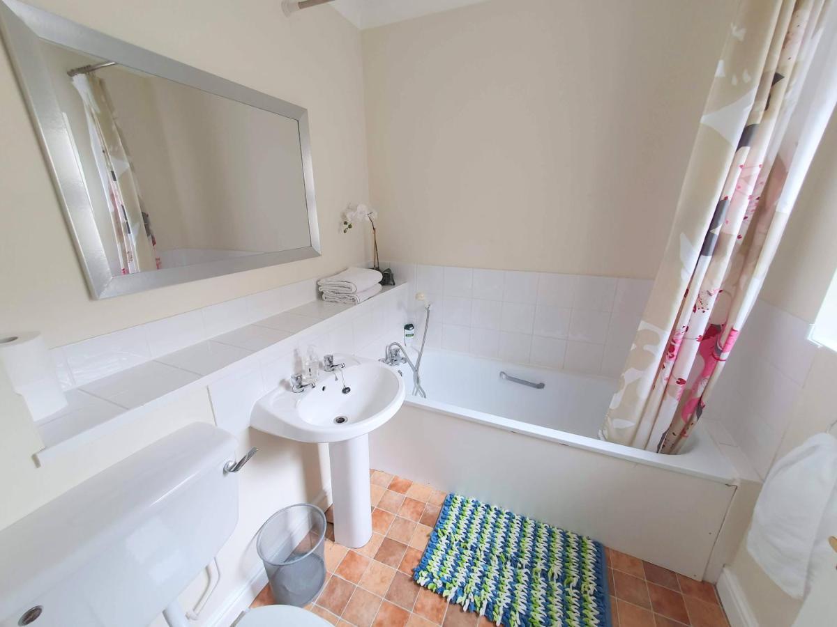 סיטינגבורן Friars Walk Houses With 2 Bedrooms, 2 Bathrooms, Fast Wi-Fi And Private Parking מראה חיצוני תמונה