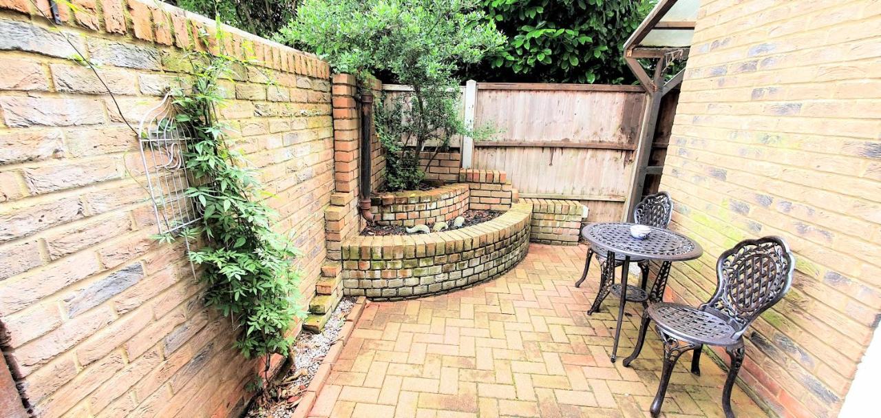 סיטינגבורן Friars Walk Houses With 2 Bedrooms, 2 Bathrooms, Fast Wi-Fi And Private Parking מראה חיצוני תמונה
