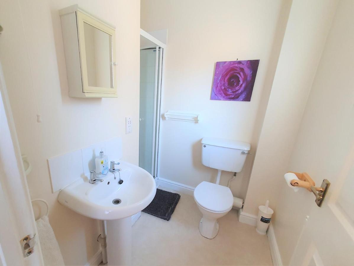 סיטינגבורן Friars Walk Houses With 2 Bedrooms, 2 Bathrooms, Fast Wi-Fi And Private Parking מראה חיצוני תמונה